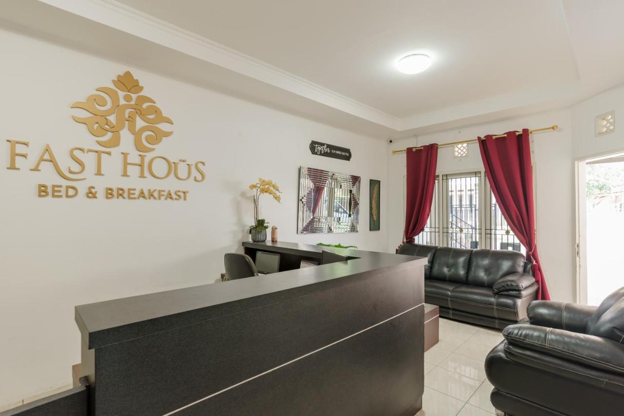 Fast Hous Syariah Bogor Mitra Reddoorz Hotel ภายนอก รูปภาพ